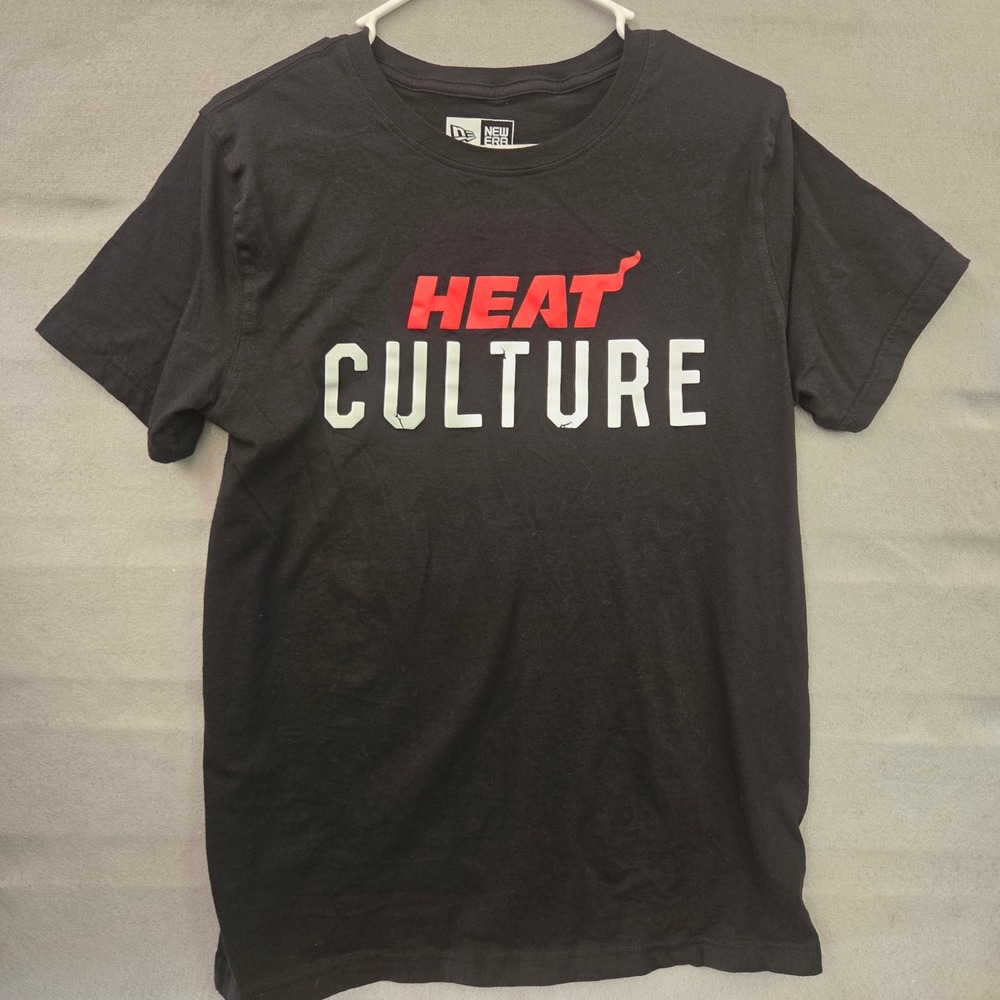 New Era Miami Heat Heat Culture Jimmy Butler #22 Black Graphic T-Shirt Men's M